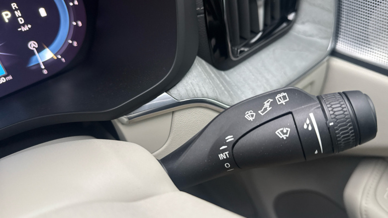 Volvo XC60 2.0 B5P Ultimate Dark 5dr AWD Geartronic Petrol Estate